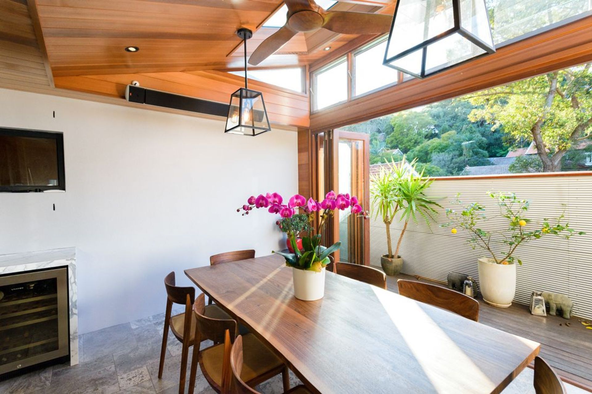 Arnold Street Queens Park