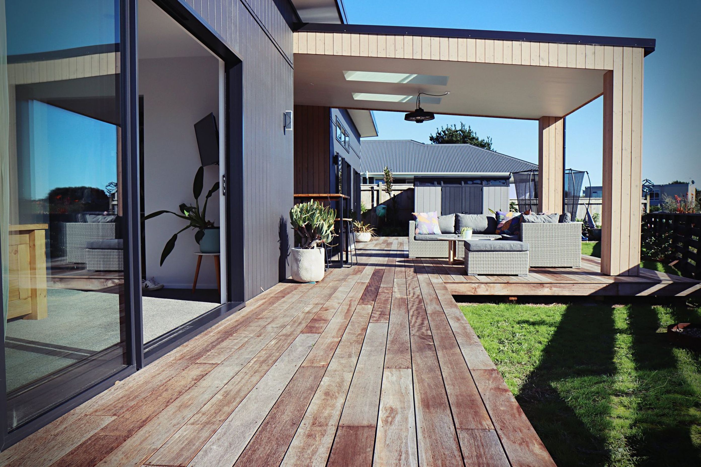 Covered-Outdoor-Entertainment-Area09.jpg