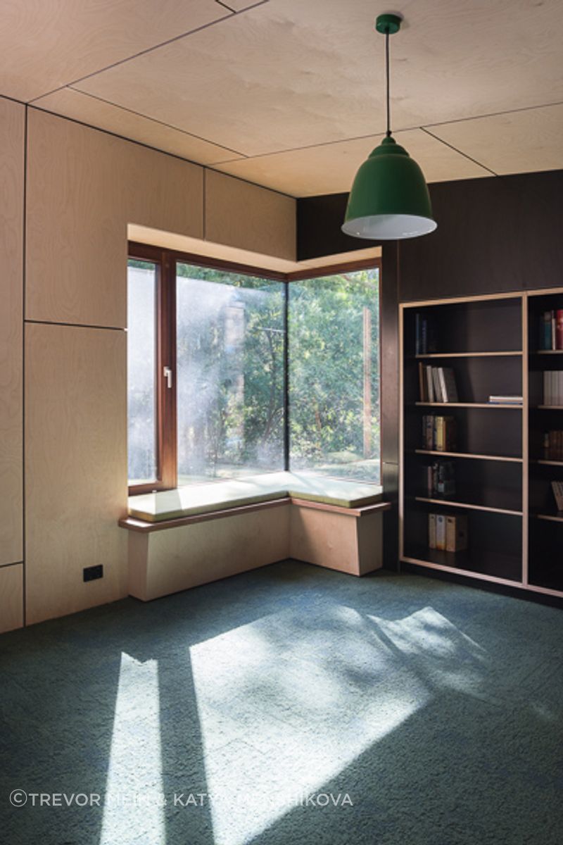 Window seat, bi-fold double glazed windows