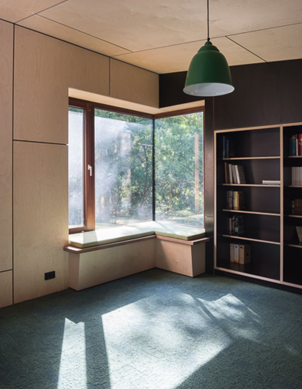 Window seat, bi-fold double glazed windows