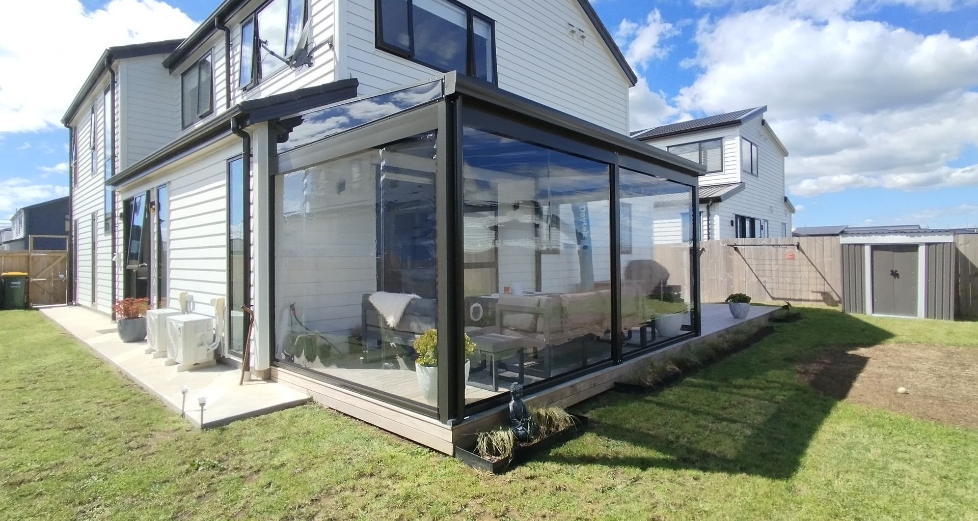 Flat Rectangle Canopy with Ziptrak® Outdoor Blinds in Clarks Beach banner