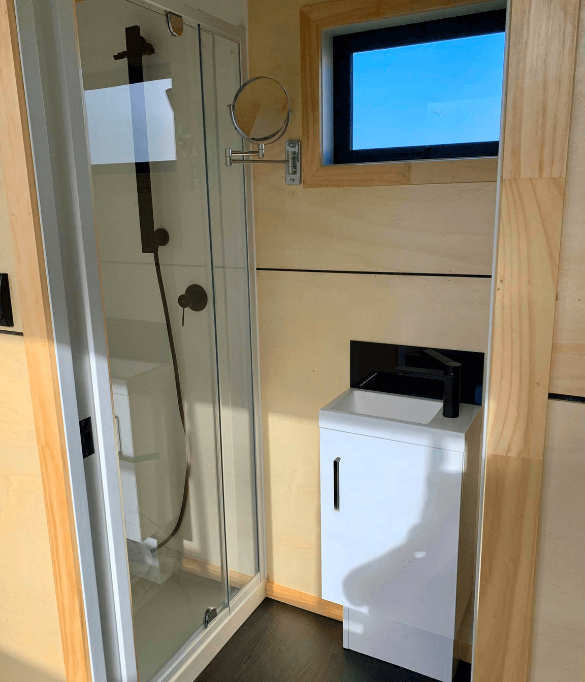 Hibernate Tiny Home