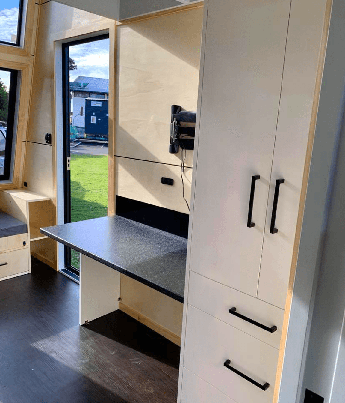 Hibernate Tiny Home