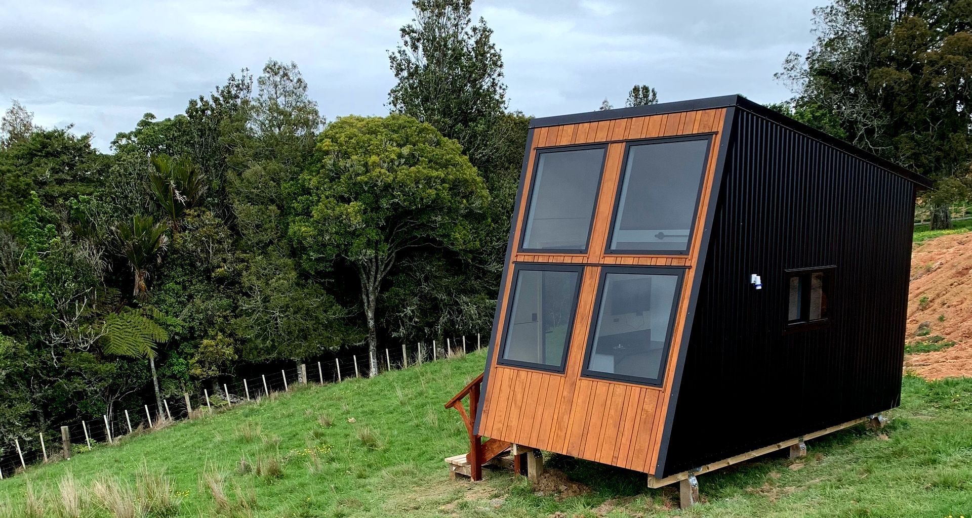 Hibernate Tiny Home banner
