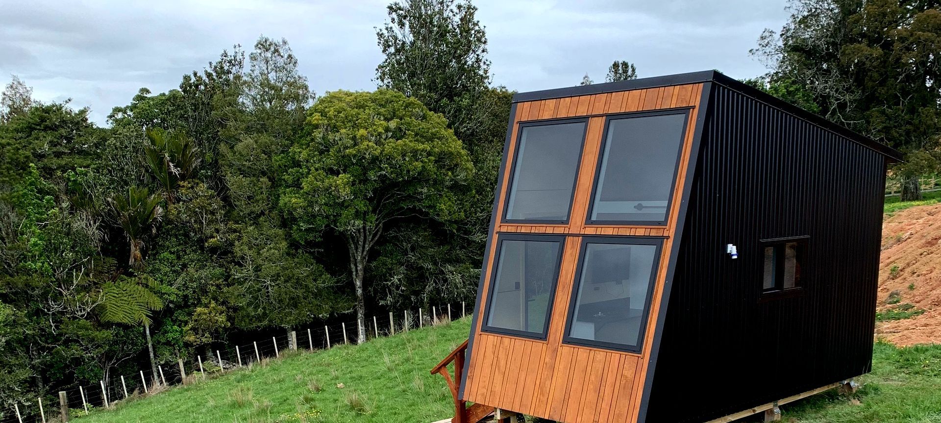 Hibernate Tiny Home banner