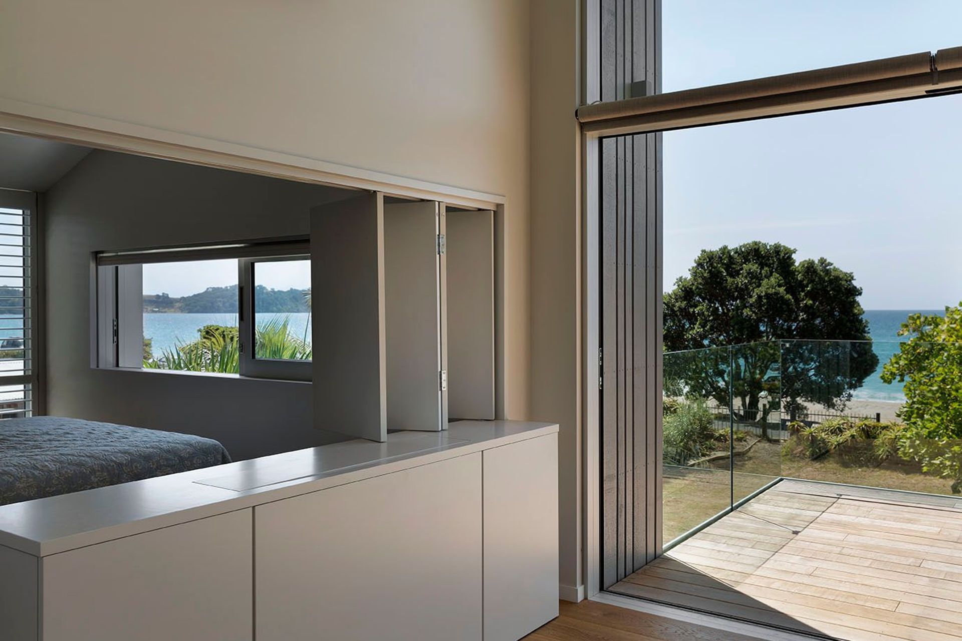 Many ways to experience outside and inside flow, spaces can open up and change