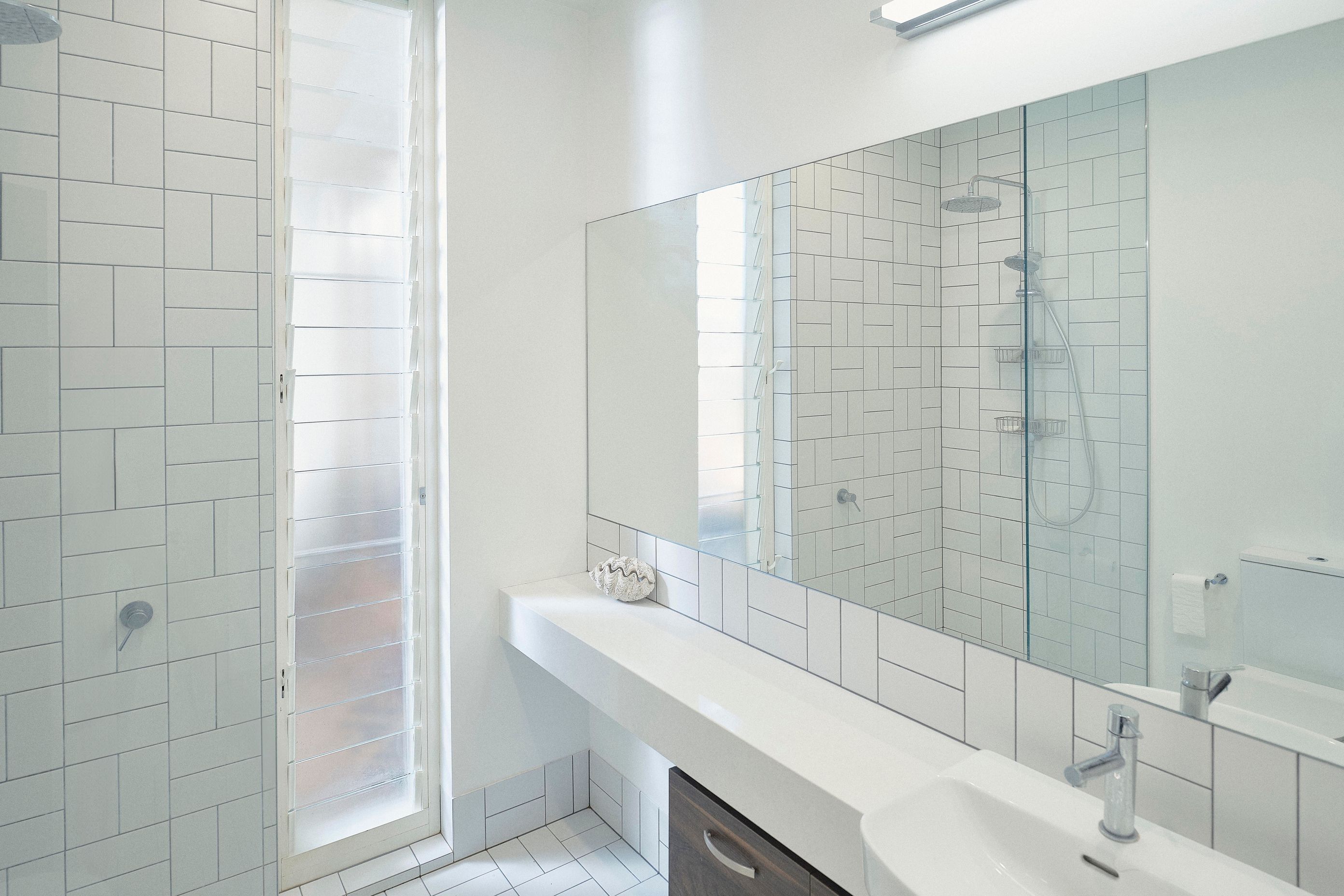 LCWSTEELEHOUSE57SouthSTEnsuite.jpg