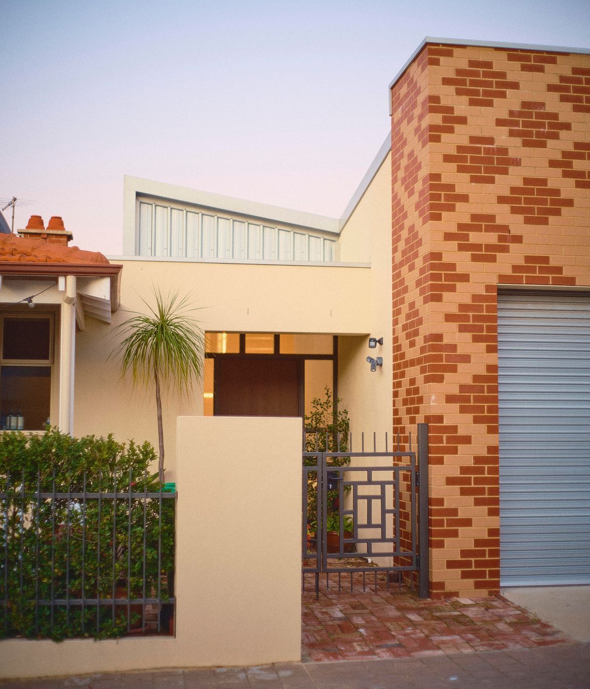 LCWSTEELEHOUSE57SouthSTEntry-exterior-view.jpg