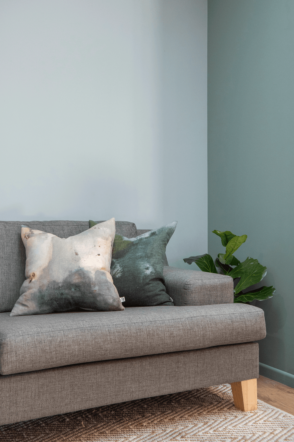 MHD-shades-of-hydrangaea-cushion-detail.png
