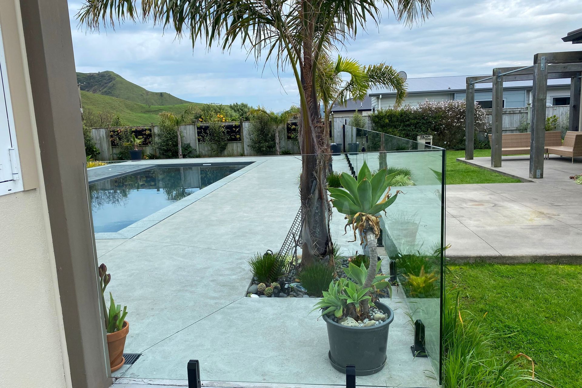 Sympathetic Pool Fencing without impacting the view