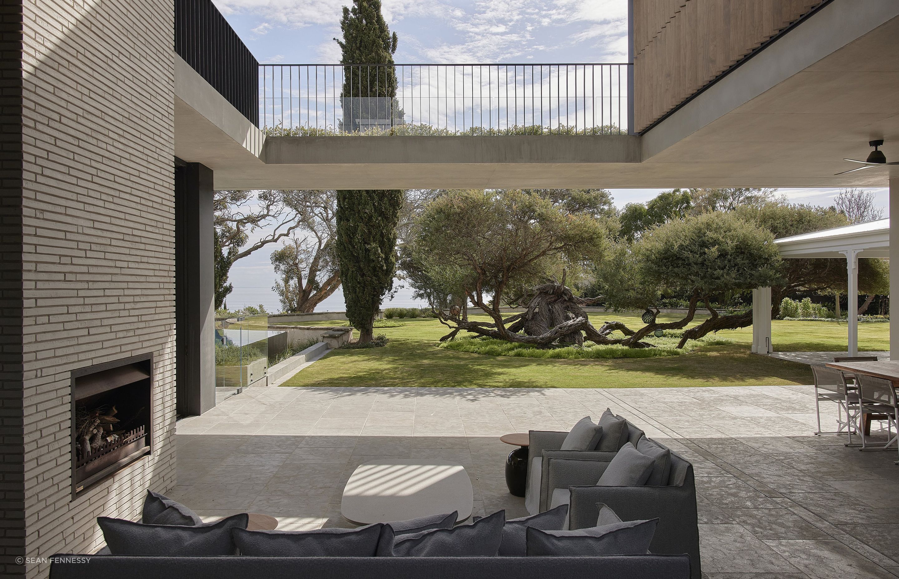 Petersen-K11-bricks-Dawn-House-alfresco-min.jpg