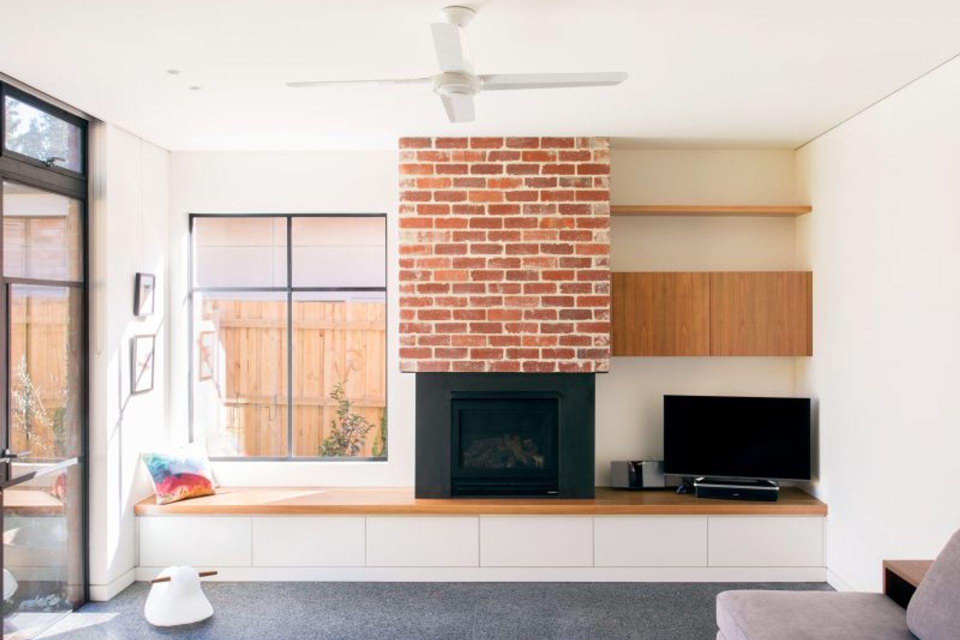 ELSTERNWICK HOUSE