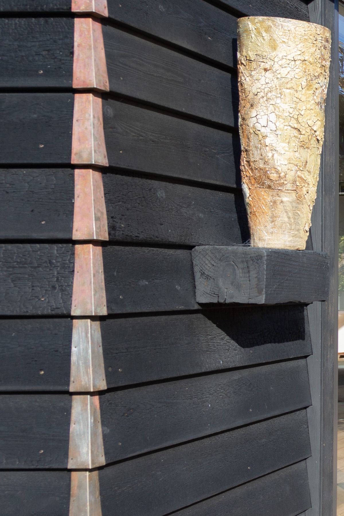 Anagama Fired Clay Pot Light Adorn the Exterior To Compliment the Japanese Exterior