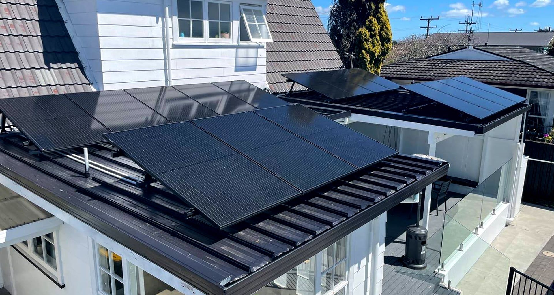 Solar banner