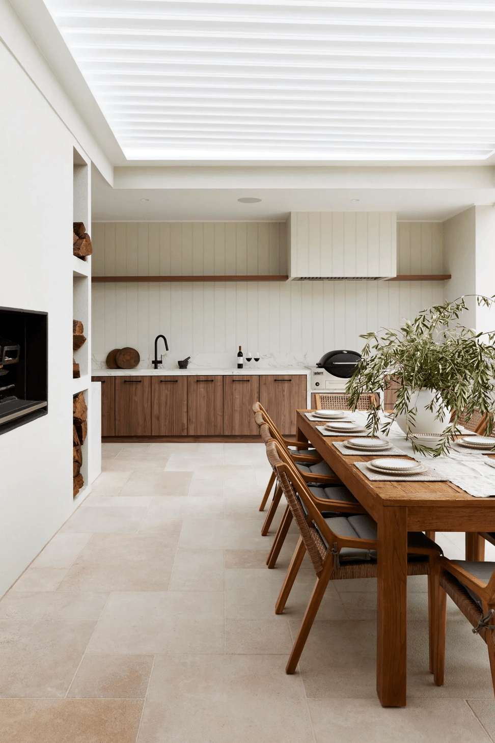 alisa-and-lysandra-brighton-bungalow-outdoor-entertaining-area-67a02da19dbd5.png