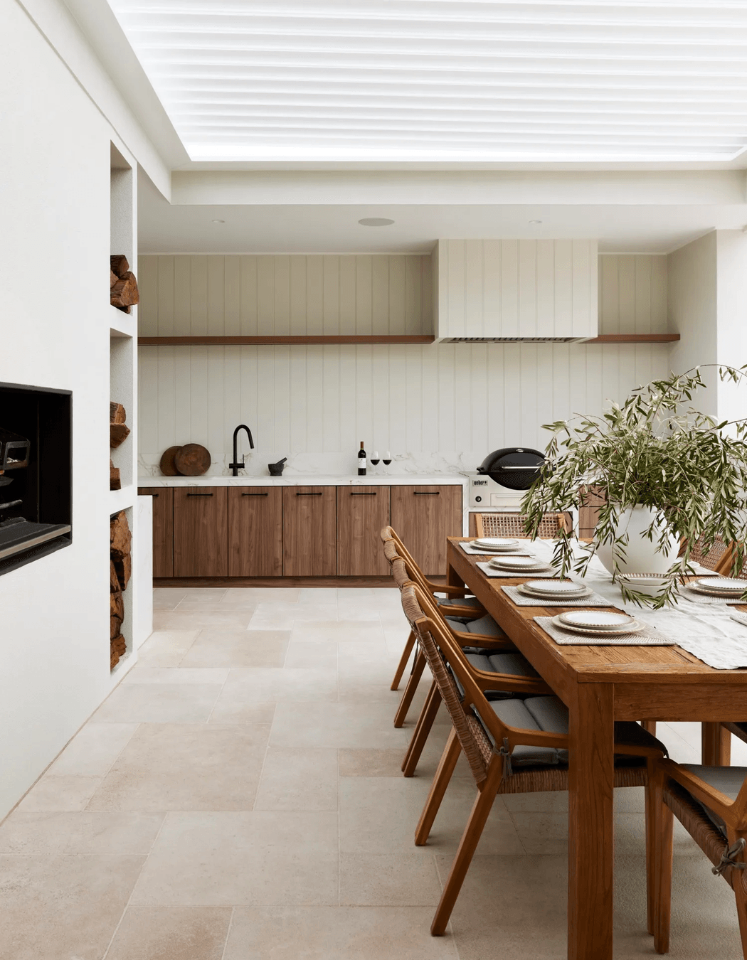 alisa-and-lysandra-brighton-bungalow-outdoor-entertaining-area-67a02da19dbd5.png