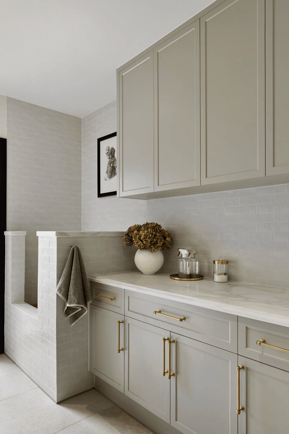 alisa-and-lysandra-brighton-bungalow-sage-green-laundry-with-dog-washing-station-67a02da9b9dd9.png