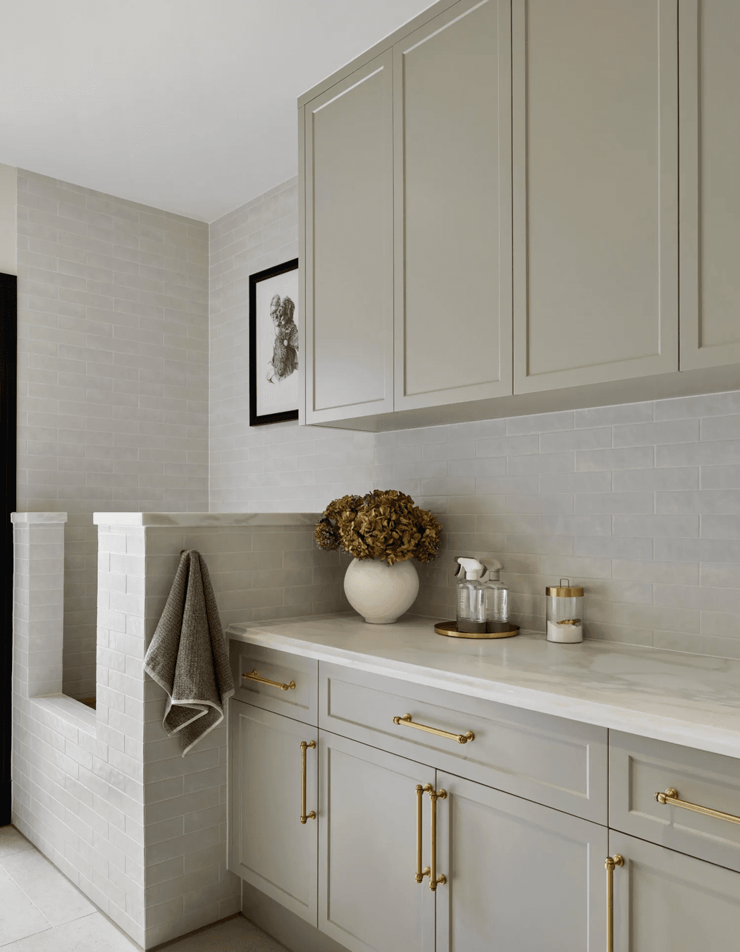 alisa-and-lysandra-brighton-bungalow-sage-green-laundry-with-dog-washing-station-67a02da9b9dd9.png