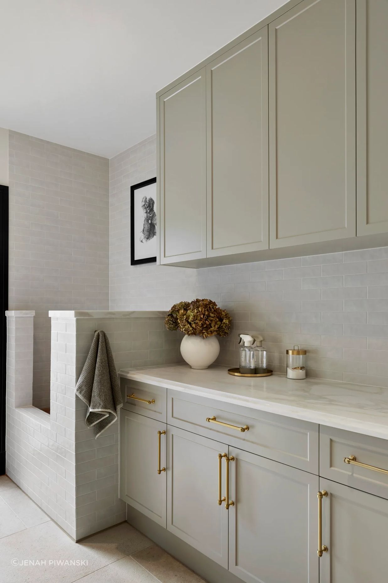 alisa-and-lysandra-brighton-bungalow-sage-green-laundry-with-dog-washing-station-67a02da9b9dd9.png