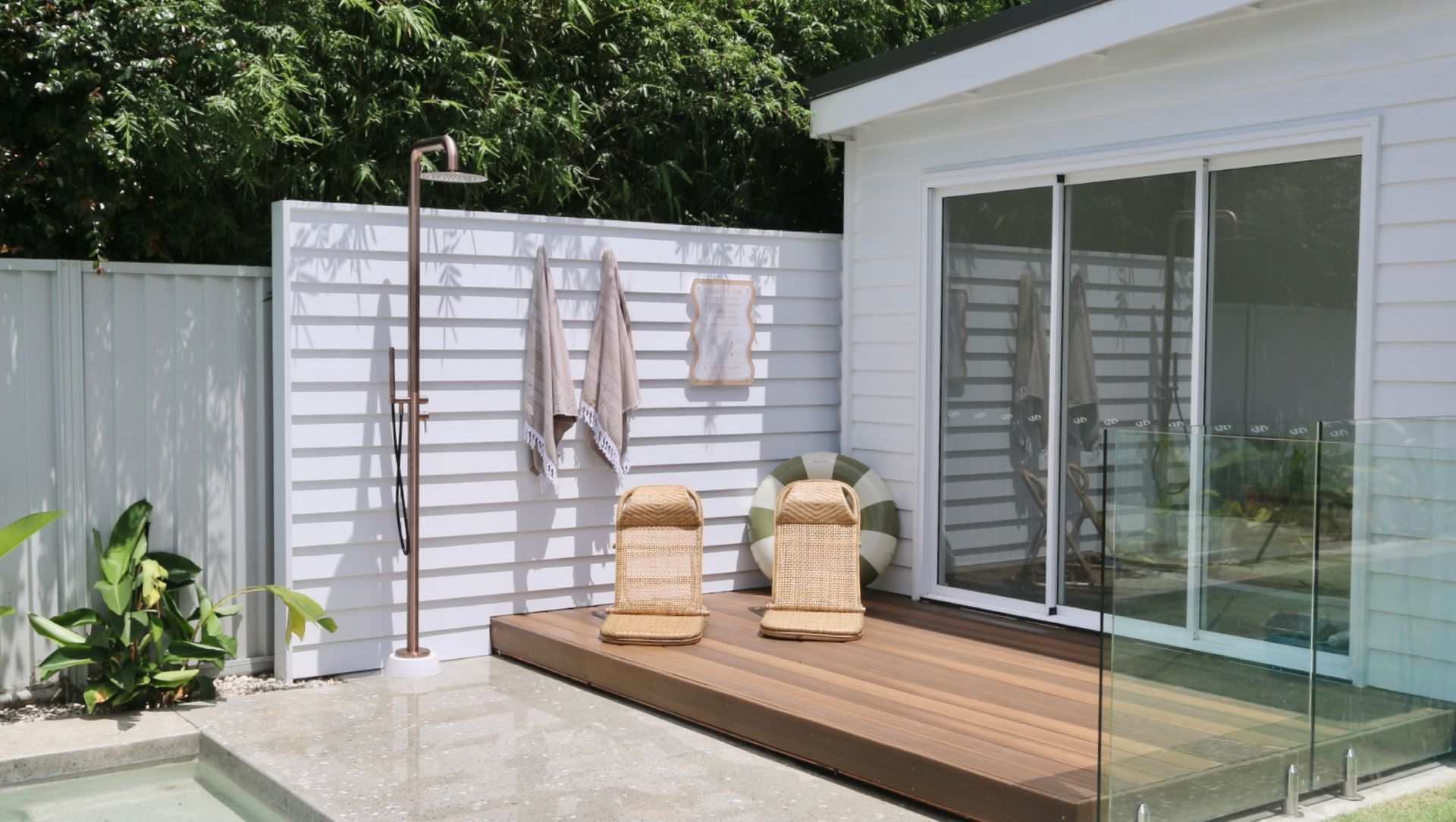 Outdoor Freestanding Shower Column banner