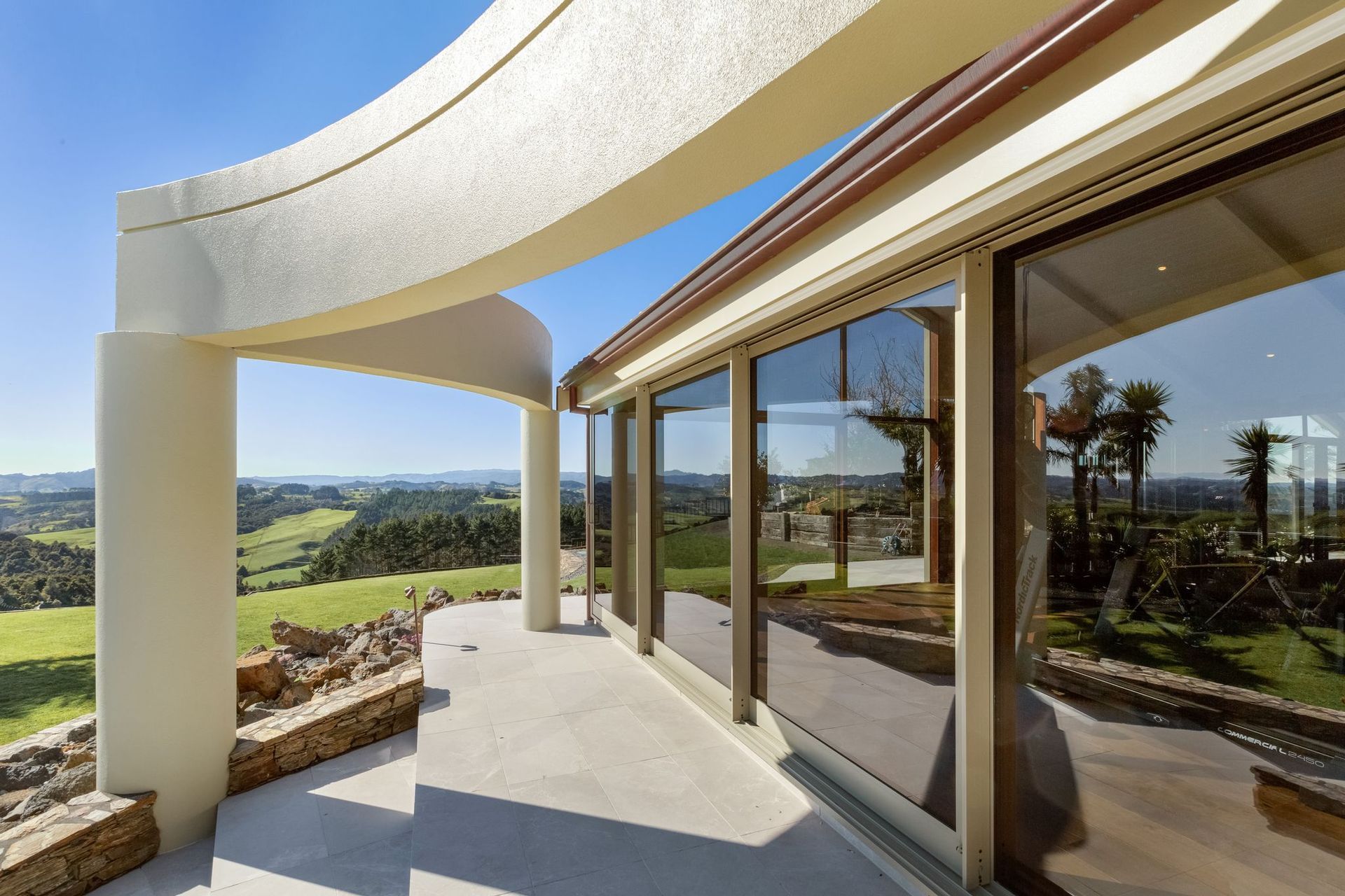 Redoubt Road Manukau Heights