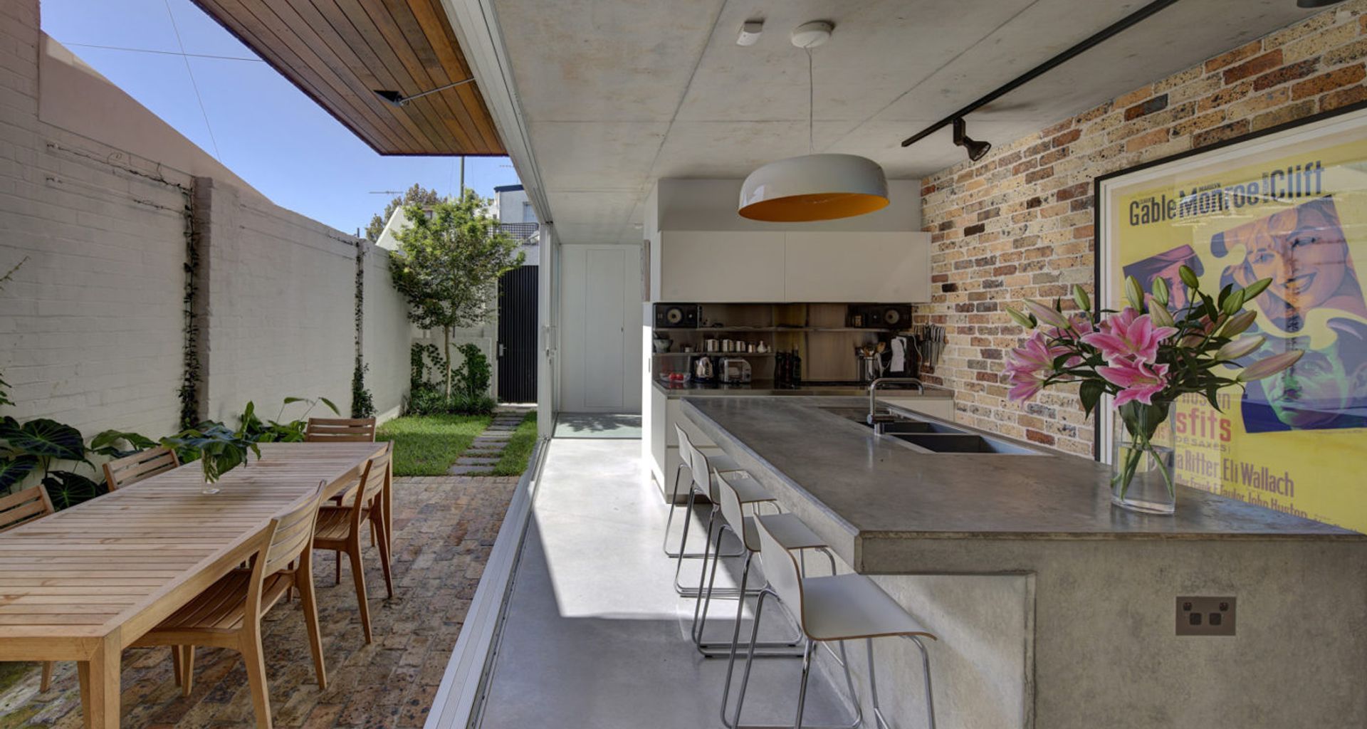 Long Courtyard House banner