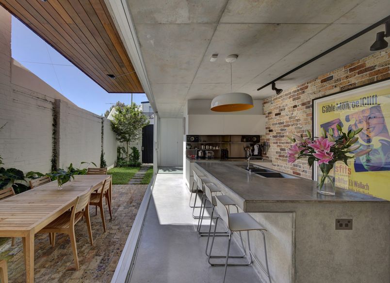 Long Courtyard House
