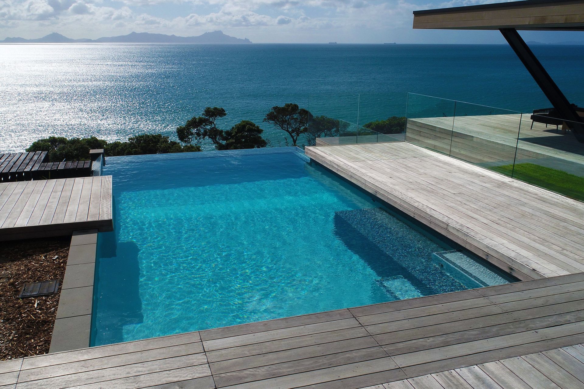 Glass Edge Infinity Pool