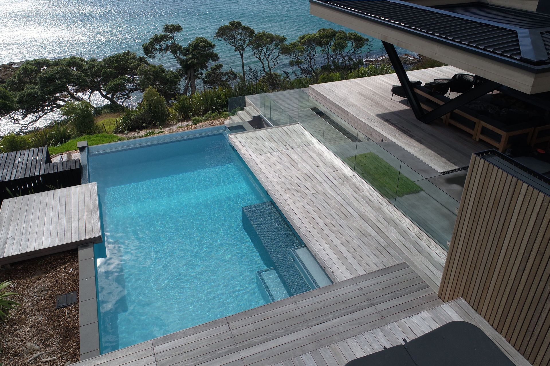 Glass Edge Infinity Pool