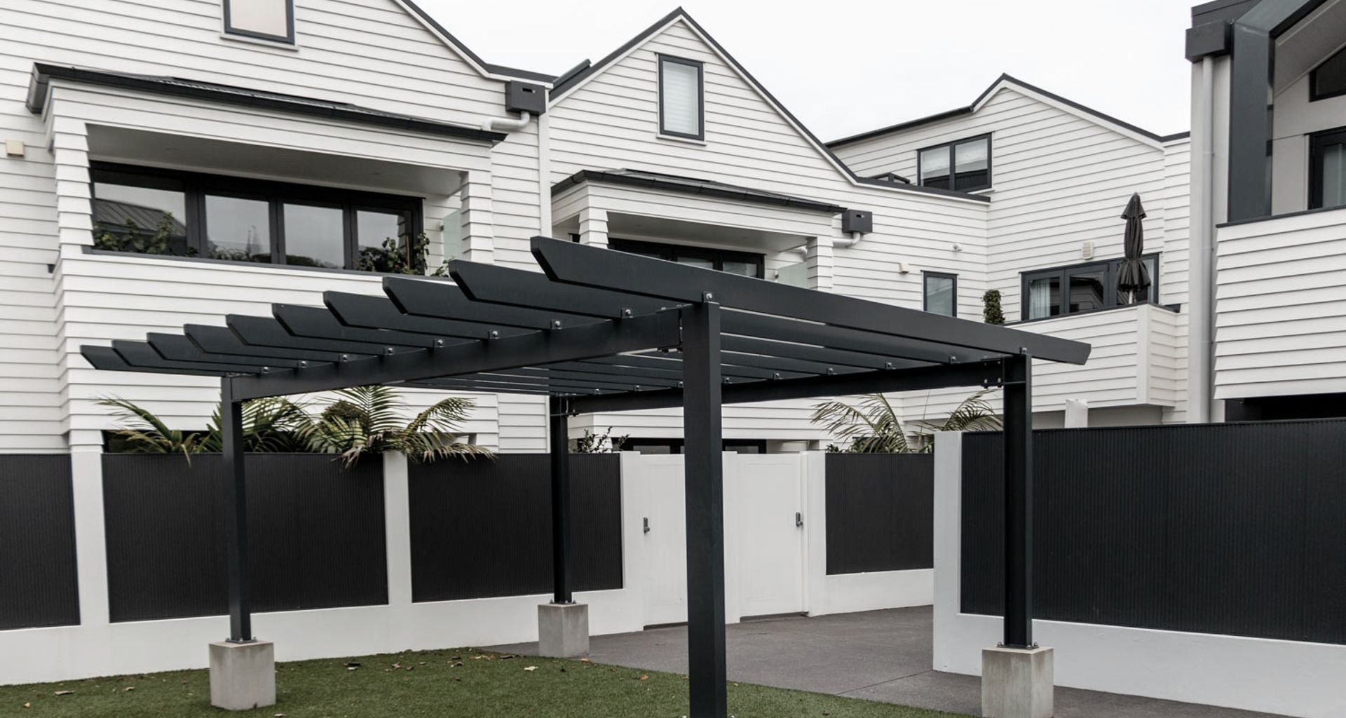 Devonport residential apartments - custom pergola and balustrading banner