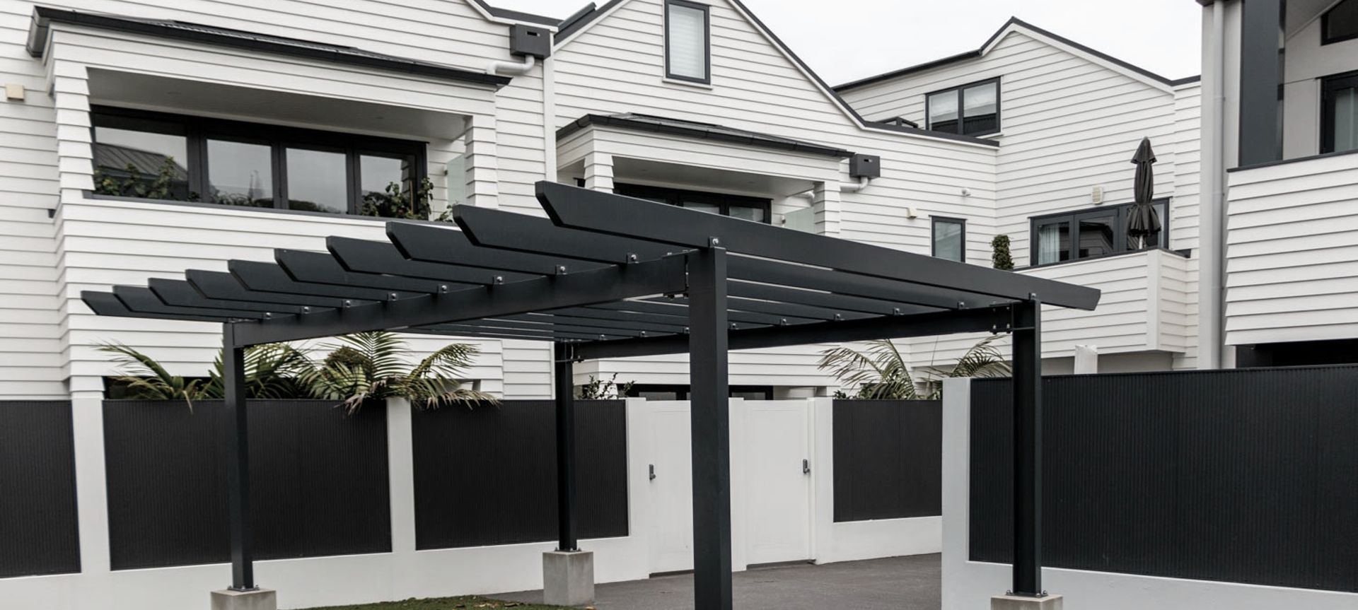 Devonport residential apartments - custom pergola and balustrading banner