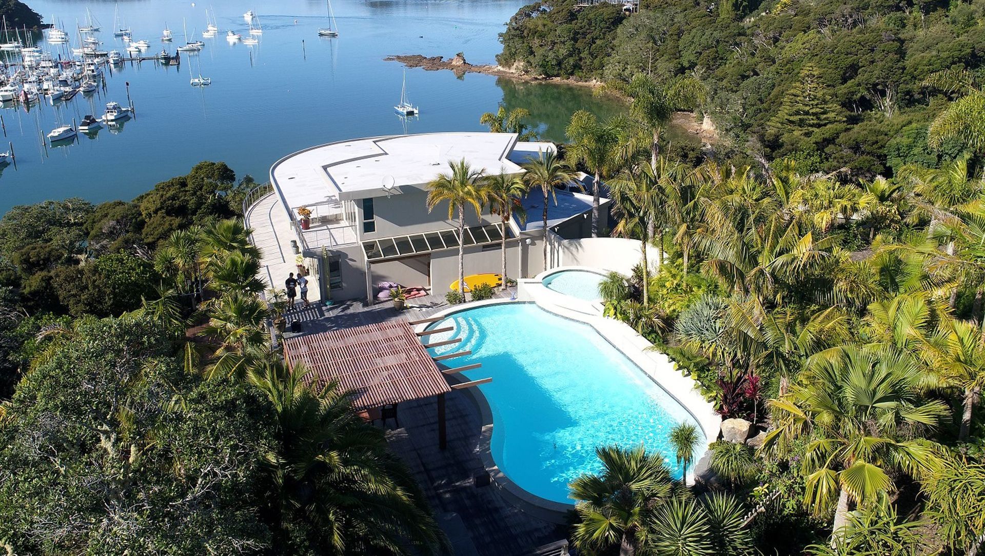 Custom Pool Northland banner