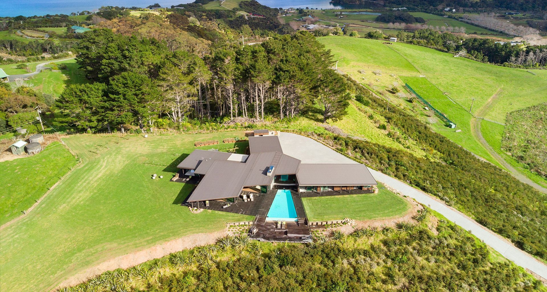 Custom Infinity Pool - Auckland banner