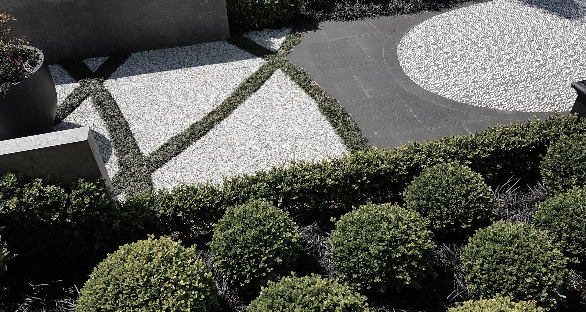 Classical and contemporary courtyard, Mt Eden banner