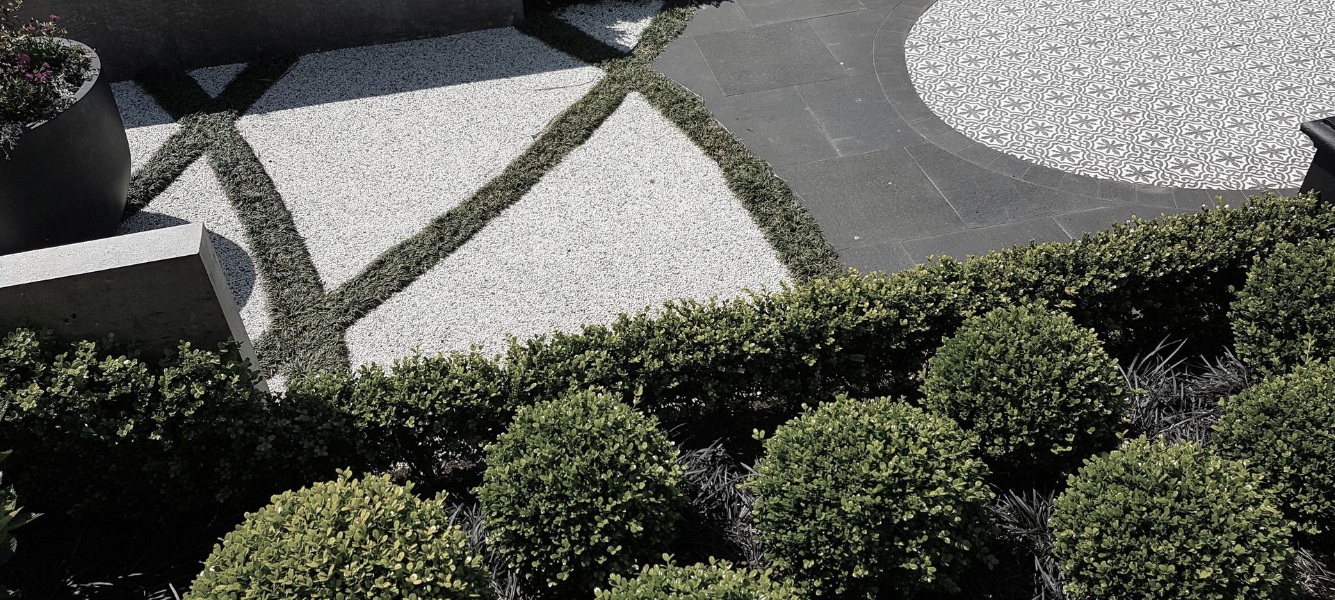 Classical and contemporary courtyard, Mt Eden banner