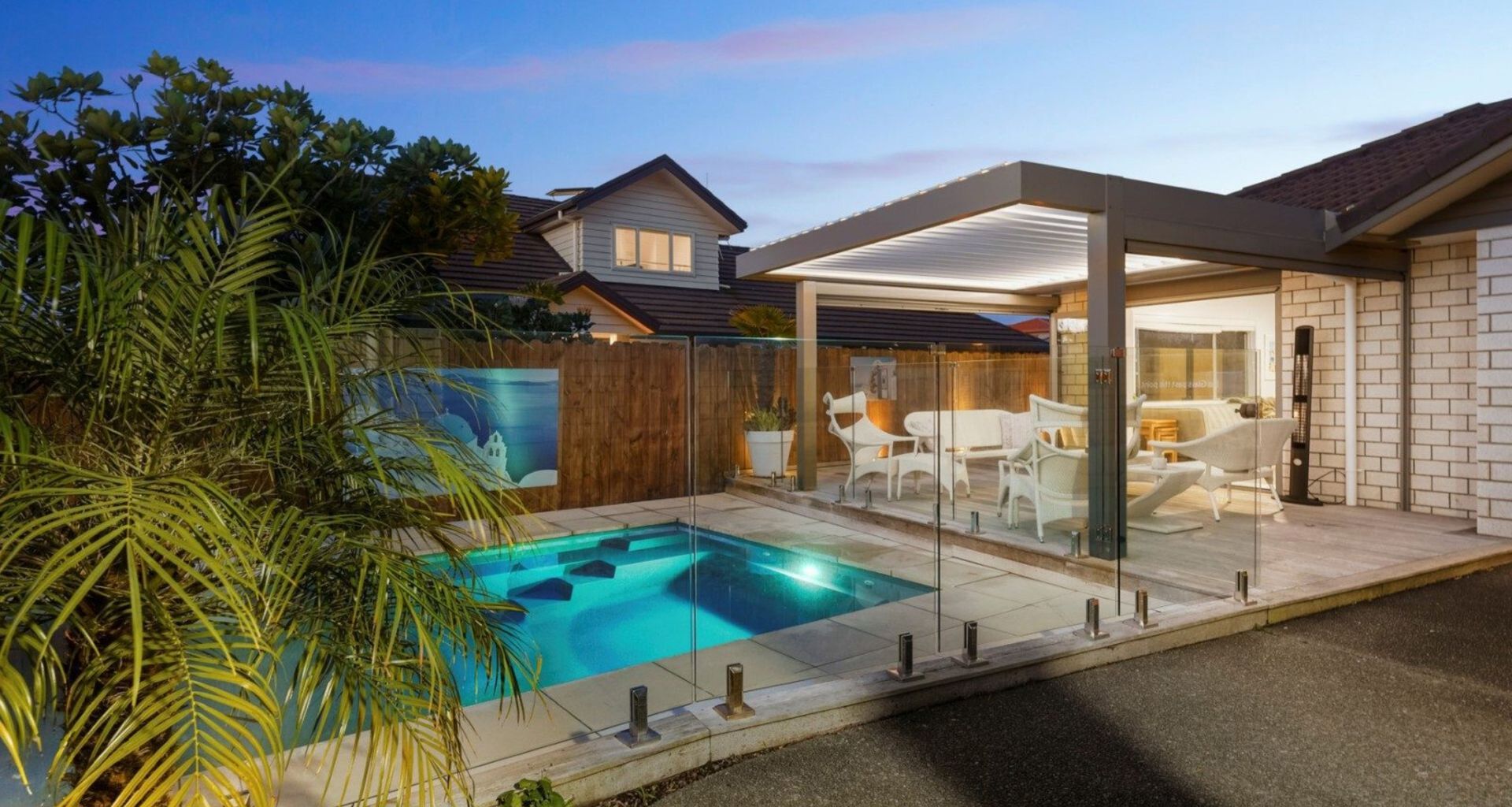 Poolside LOUVRES banner