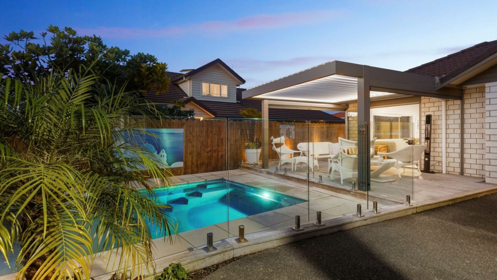 Poolside LOUVRES banner