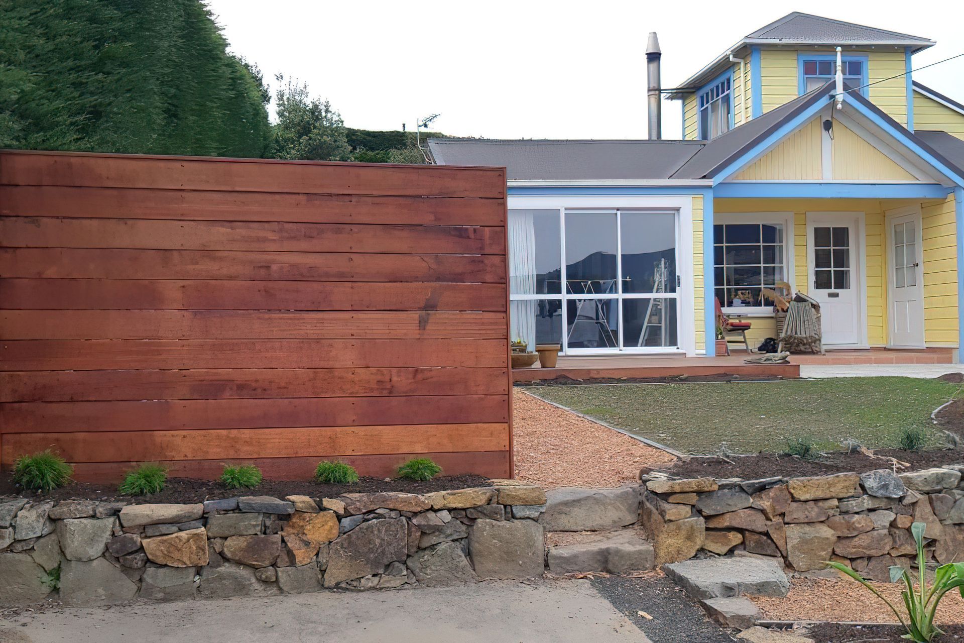 Modernising Makeover for Peninsula Property Street Frontage