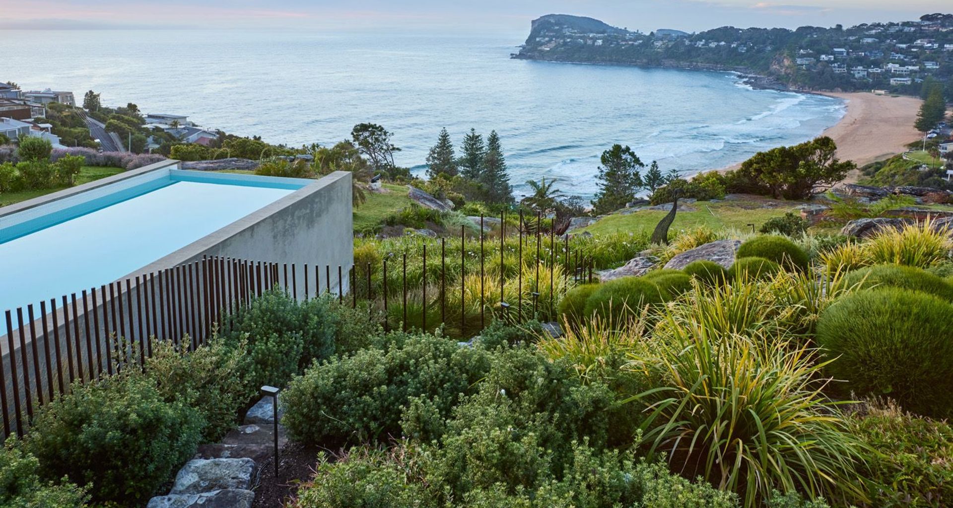 Outcrop House, Palm Beach banner