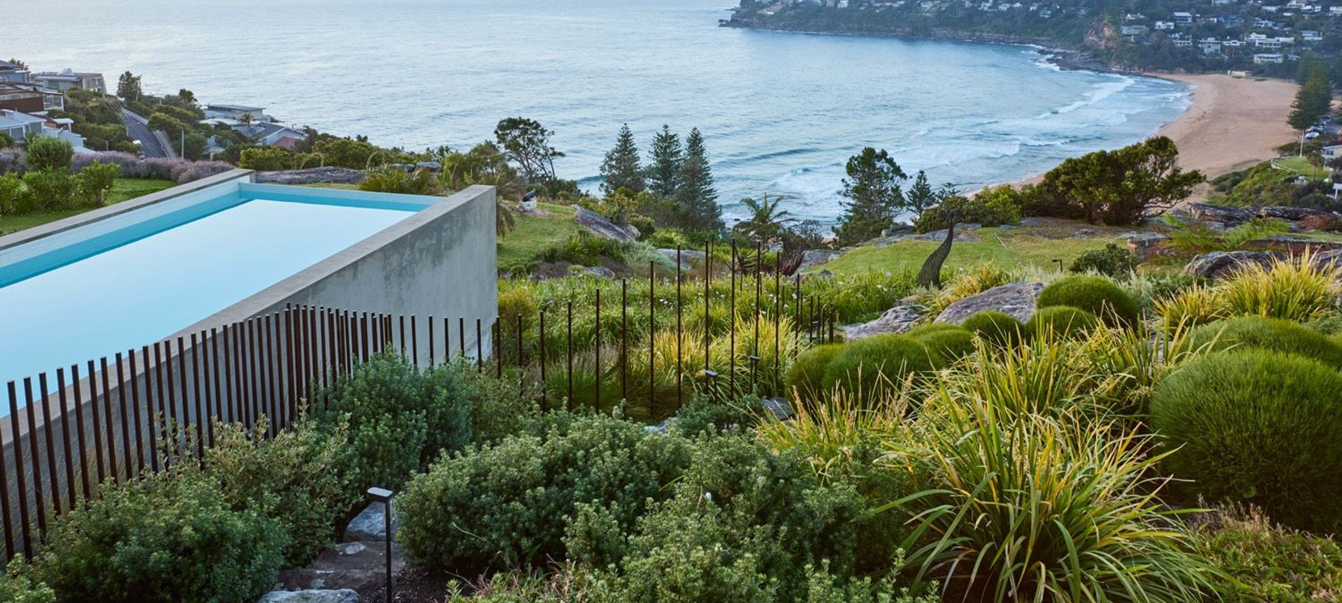 Outcrop House, Palm Beach banner