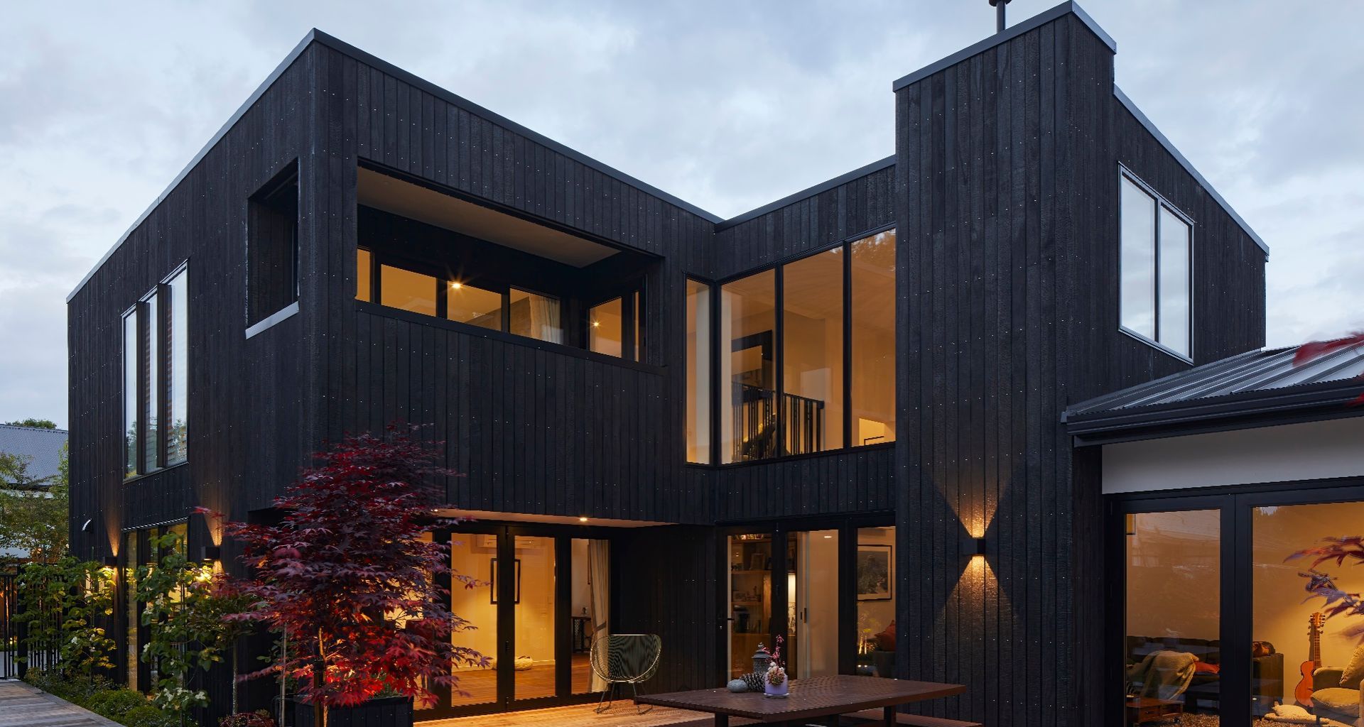 Striking Shou Sugi Ban Timber Elevates Clive Barrington's Architectural Masterpiece banner