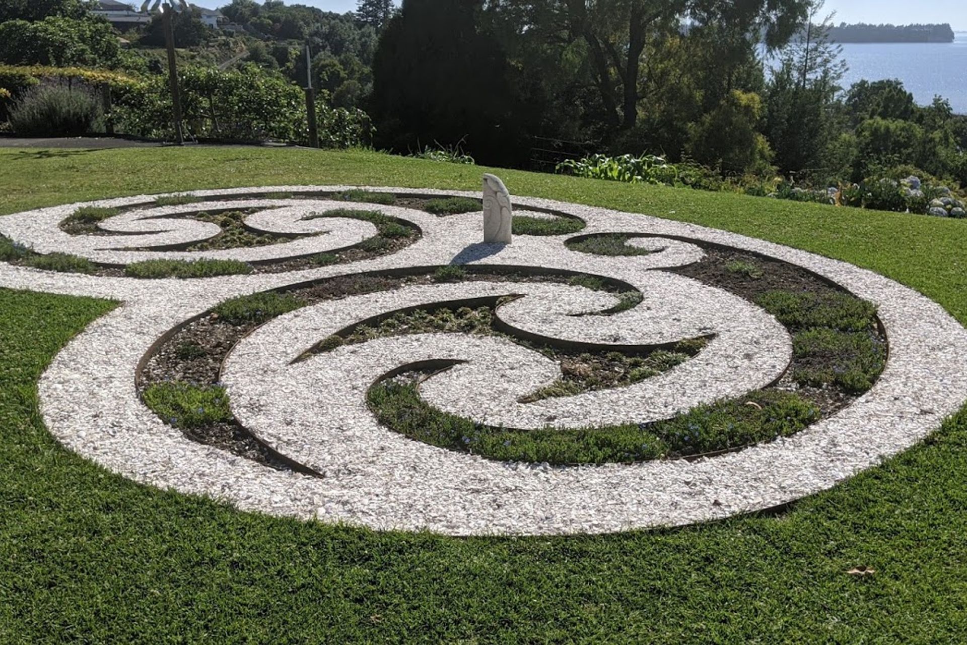 Grainger's Parterre Mahi Toi