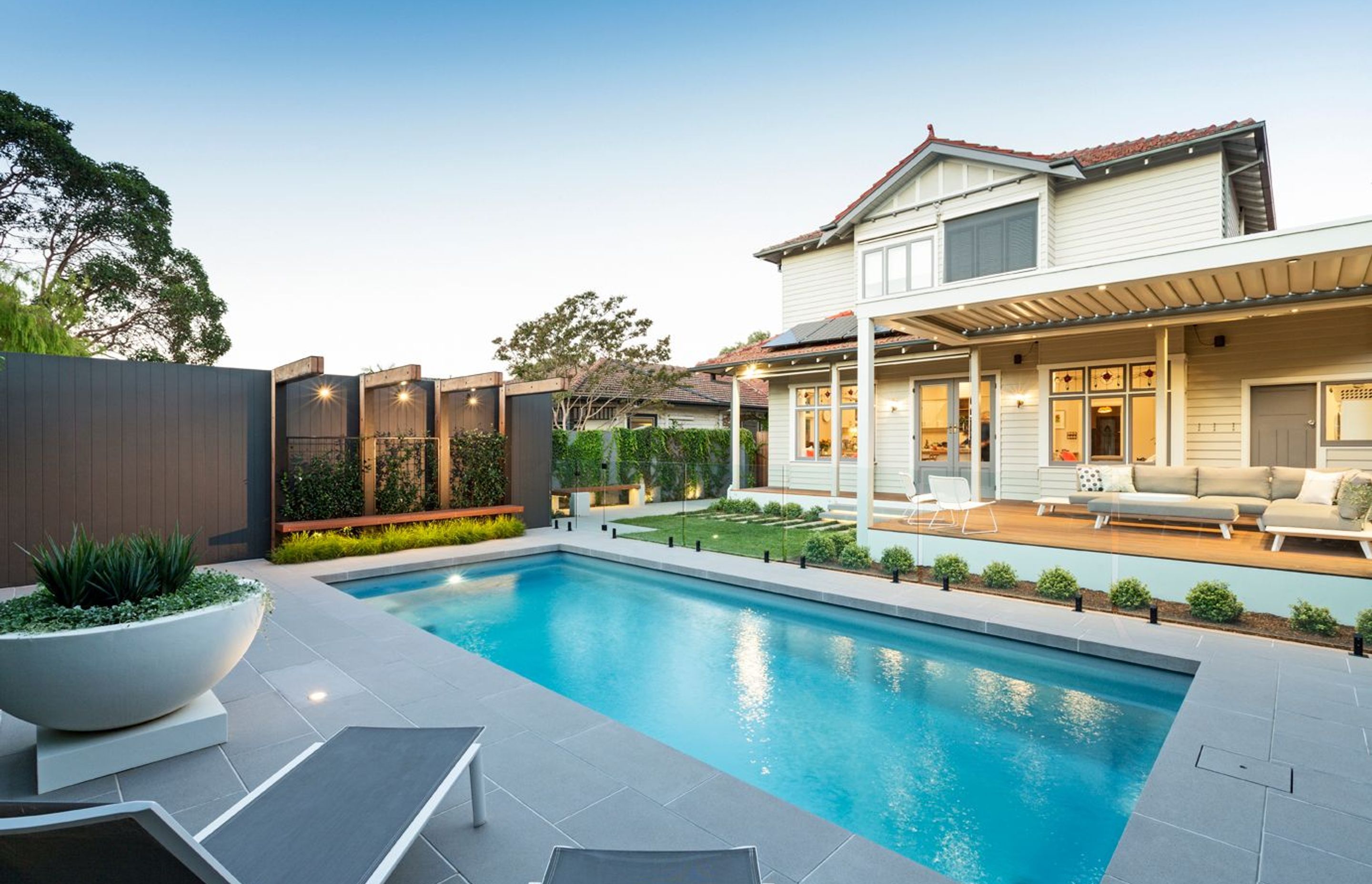 Photography: Patrick Redmond | Pool and landscape design