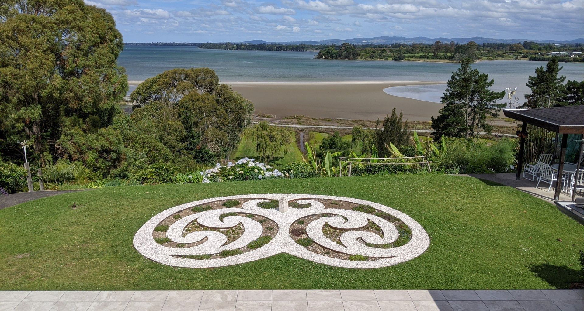 Grainger's Parterre Mahi Toi banner