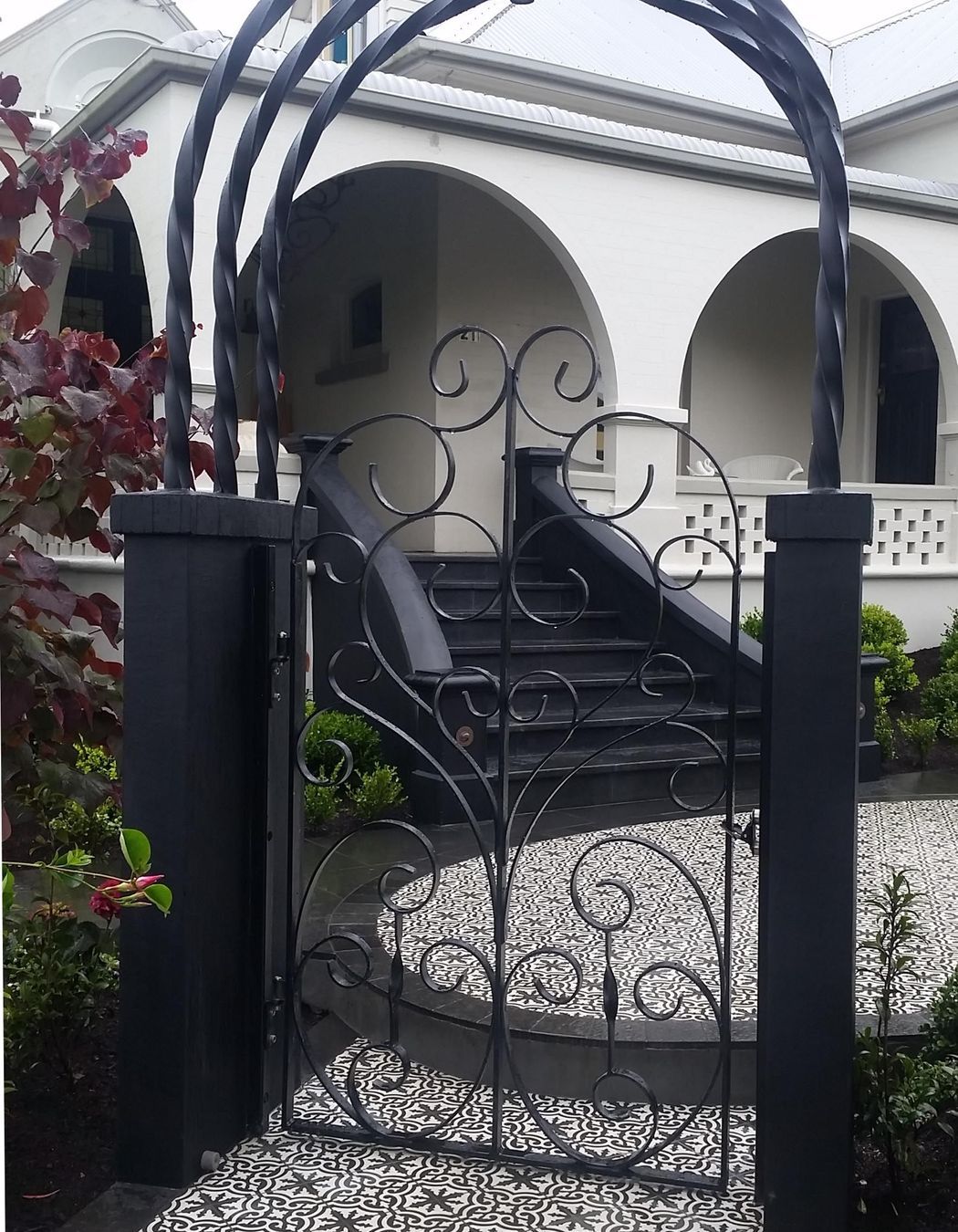 Classical and contemporary courtyard, Mt Eden