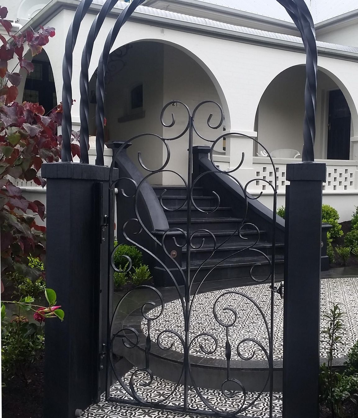 Classical and contemporary courtyard, Mt Eden