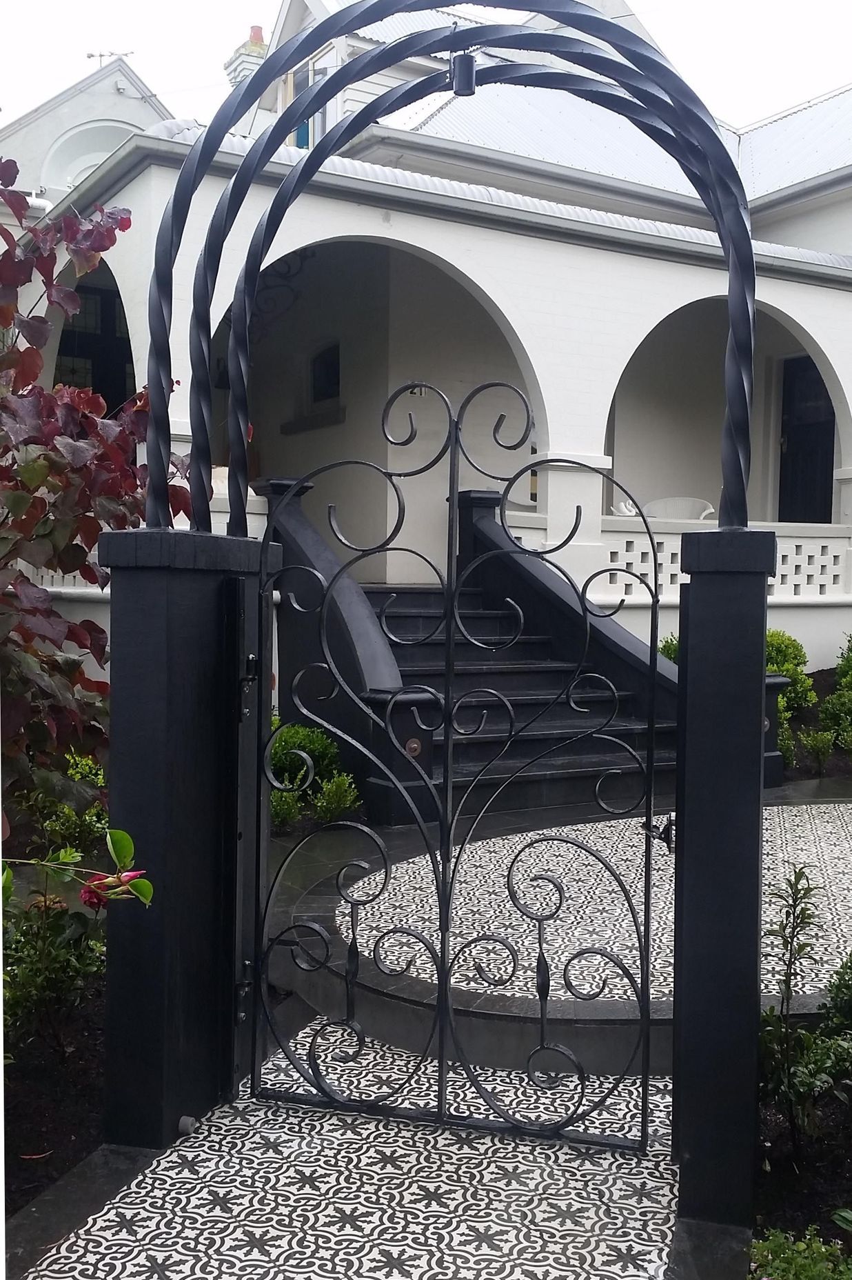 Classical and contemporary courtyard, Mt Eden