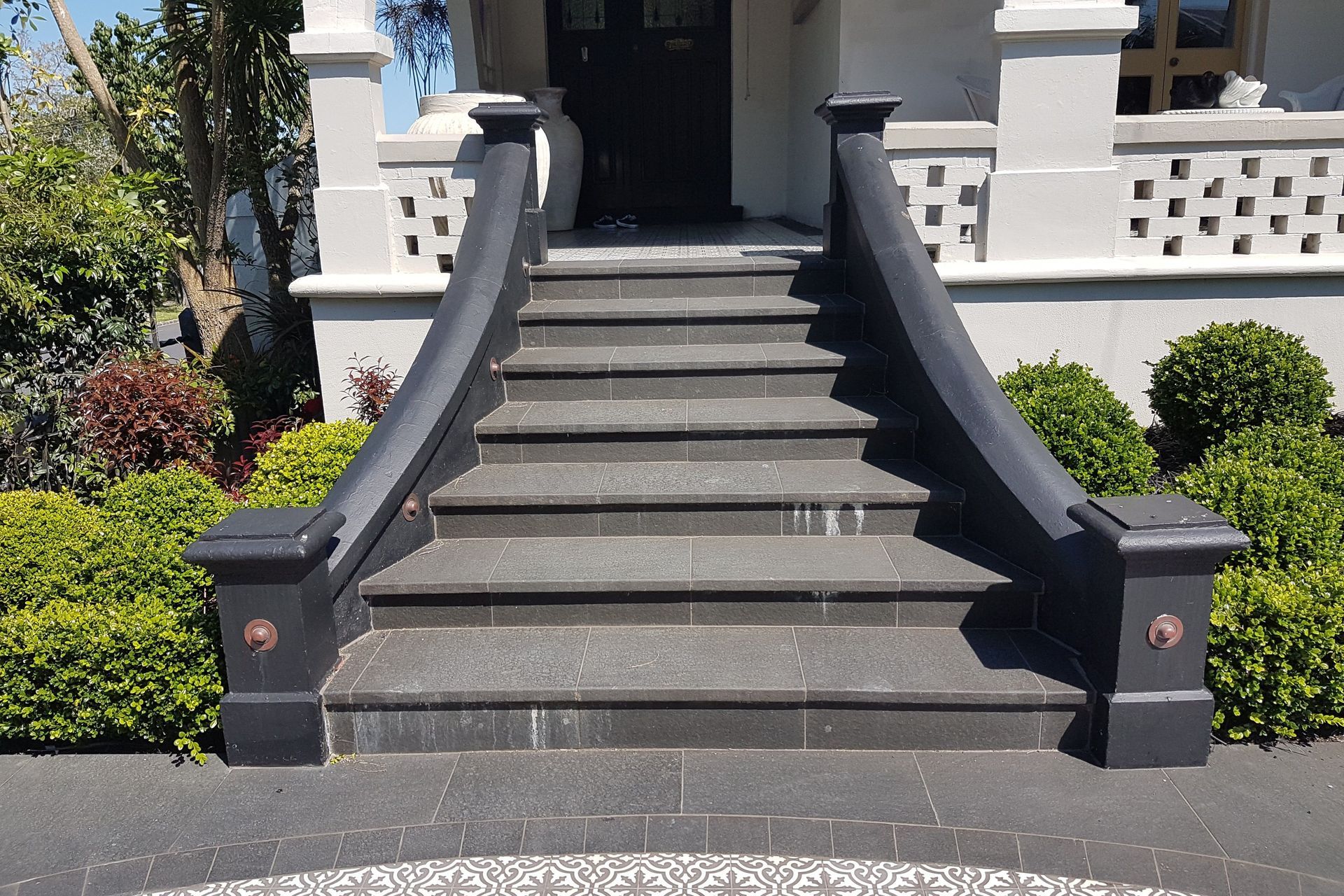 Classical and contemporary courtyard, Mt Eden