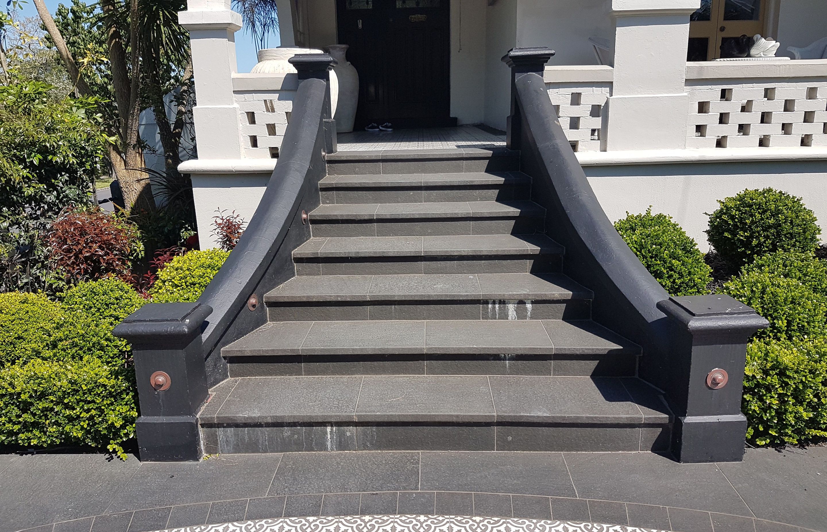 Classical and contemporary courtyard, Mt Eden