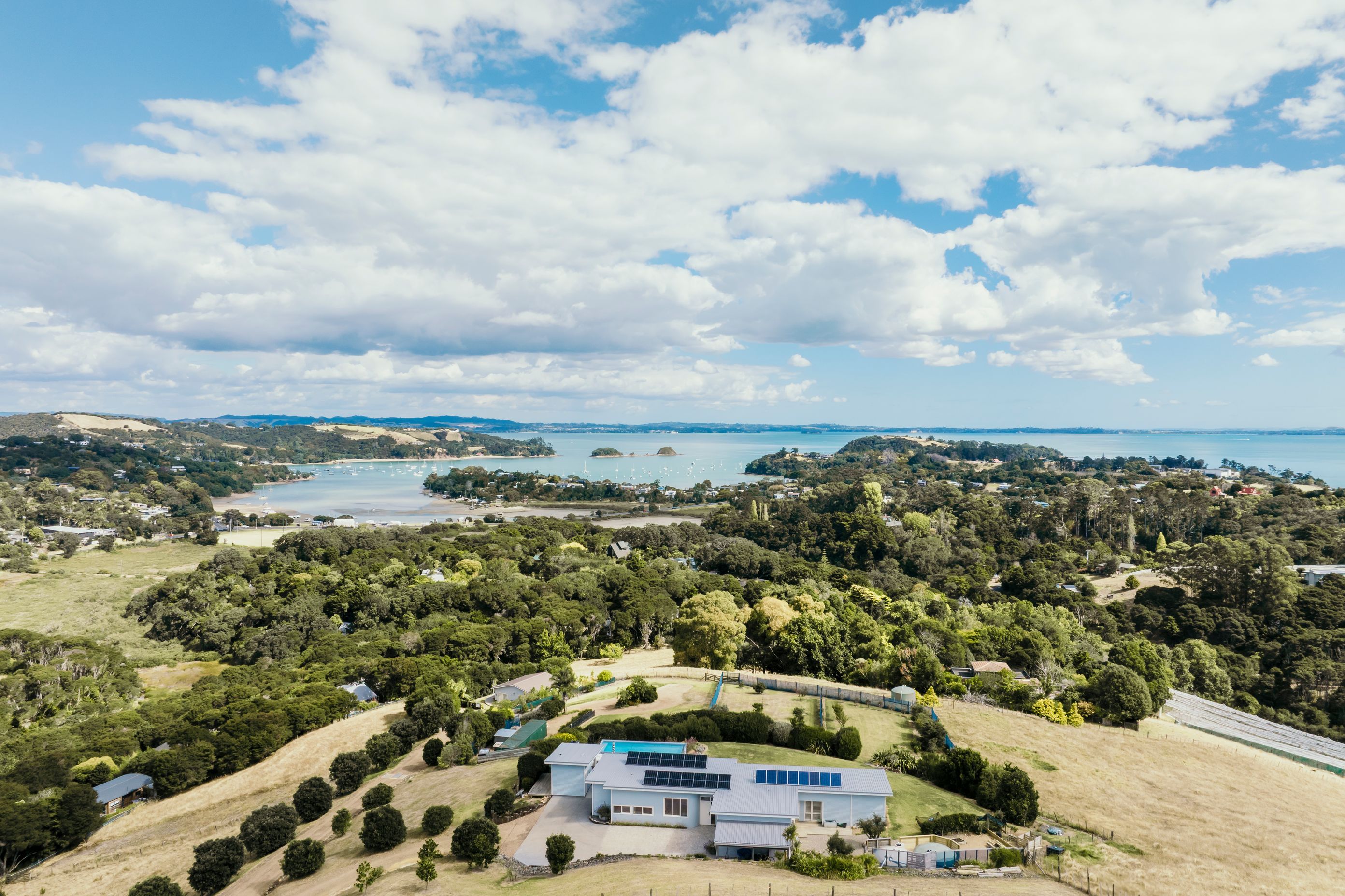 AMArchitectsWaihekeMCrawford-2132.jpg